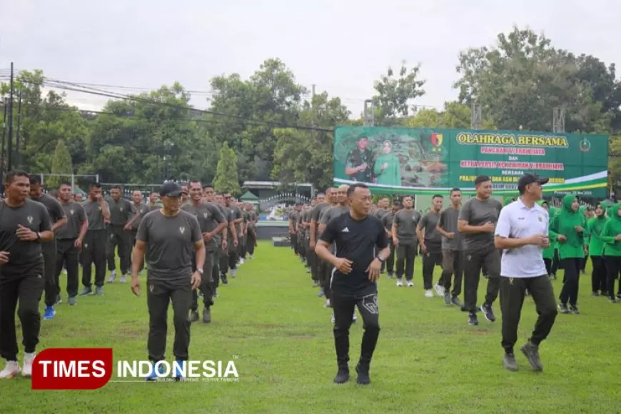 Pangdam V Brawijaya Ajak Senam Bersama Para Prajurit Kodim Ponorogo