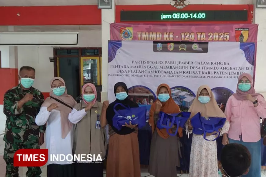 Cegah TBC, TNI Berkolaborasi dengan RS Paru Berikan Penyuluhan di TMMD Jember