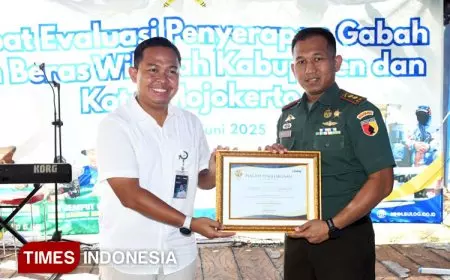 Kodim 0815/Mojokerto Terima Penghargaan dari Bulog atas Dukungan Penyerapan Gabah Petani