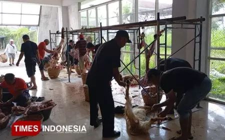 Keluarga Besar YPPI Widya Gama Malang Laksanakan Penyembelihan Hewan Qurban di Kampus UWG