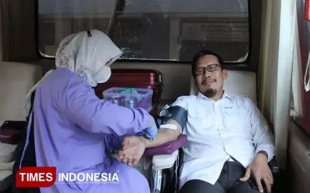 Gaungkan Kepedulian, KSR-PMI UWG Malang Gelar Donor Darah
