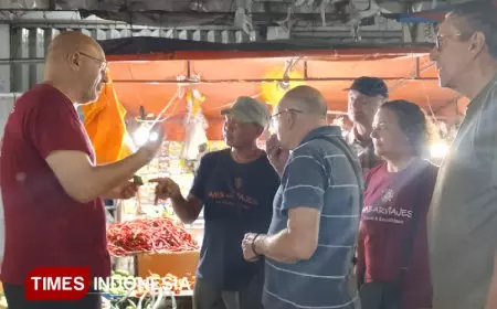 Disparbud Jember Ajak Wisatawan Asal Spanyol Keliling Pasar Tanjung hingga Kebun Kopi