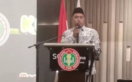 Nahkodai PGRI Gresik, Beri Avita Siap Perjuangkan Kesejahteraan Guru