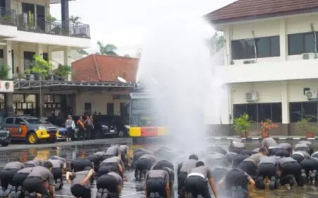 Bhayangkari Polresta Cilacap Ikut Berebut Mencari Pangkat Suami
