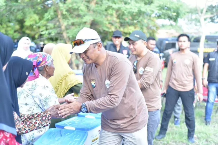 Jejak Dedikasi Kapolda Jatim: Menyapa, Mendengar, dan Membawa Harapan ke Pesisir Situbondo