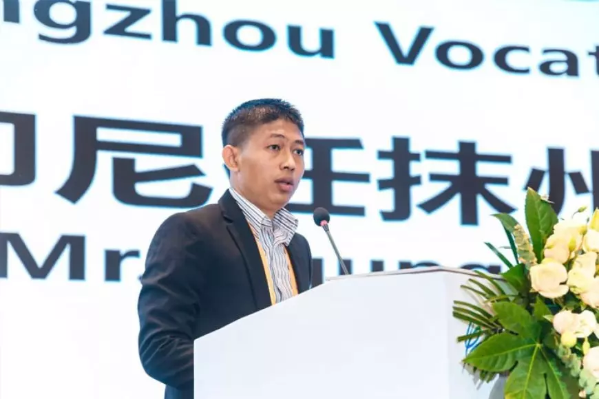 Tingkatkan Kemampuan Hadapi Dunia Kerja Global, Siswa SMKN 1 Jember Dapat Pelatihan ESP