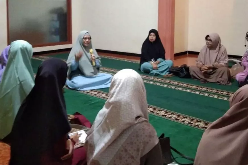 Asah Skill Public Speaking, PC Aisyiyah Ponggok Blitar Perluas Ladang Dakwah Anggotnya