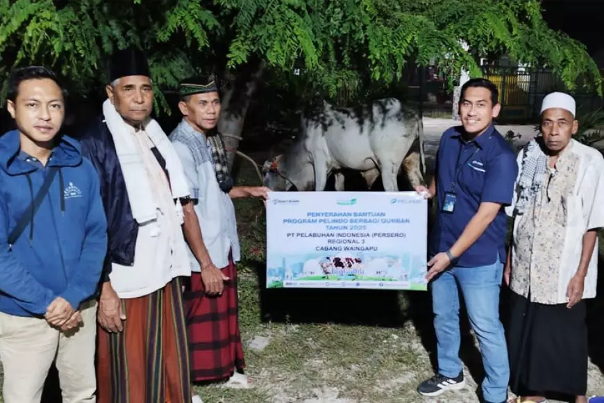 Pelindo Waingapu Serahkan Hewan Kurban di Masjid Al-Falah Kampung Baru