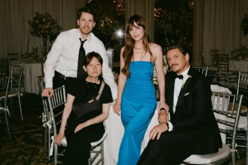 Chris Evans Terjebak Cinta Segitiga Bersama Dakota Johnson dan Pedro Pascal
