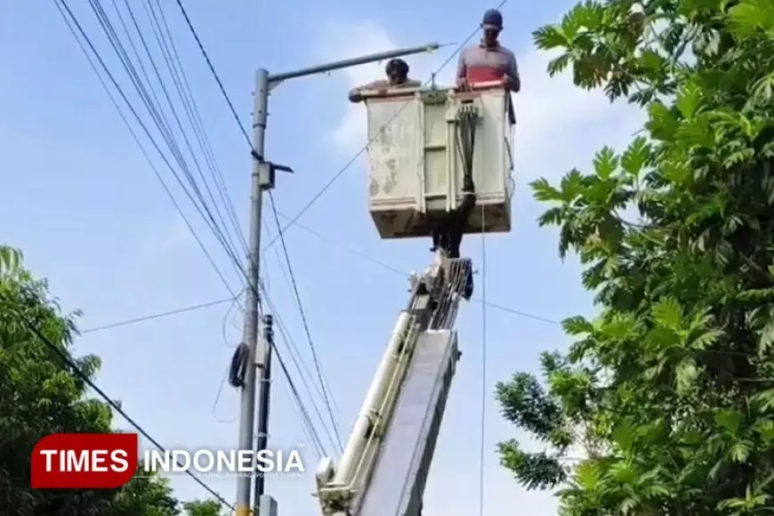 Pemkab Jember Perbaiki Lampu Jalan yang Berbulan-bulan Mati di Dusun Ledok