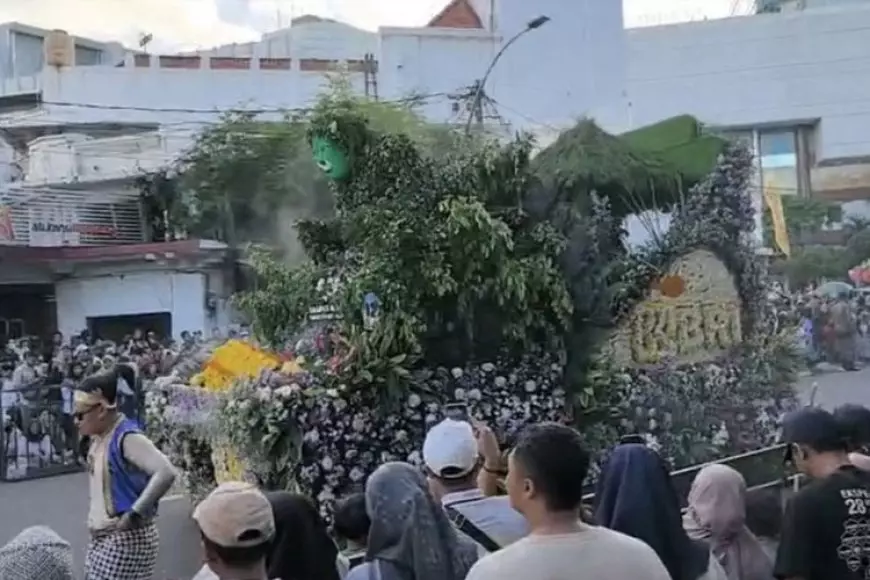 BRI BO Kaliasin Hadirkan 'Timun Mas' di Parade Surabaya Vaganza