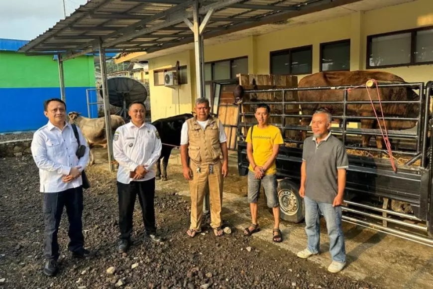 Dukung Sosialisasi PLTA Cimandiri 3, BCE Berikan 3 Sapi ke Warga Jampangtengah