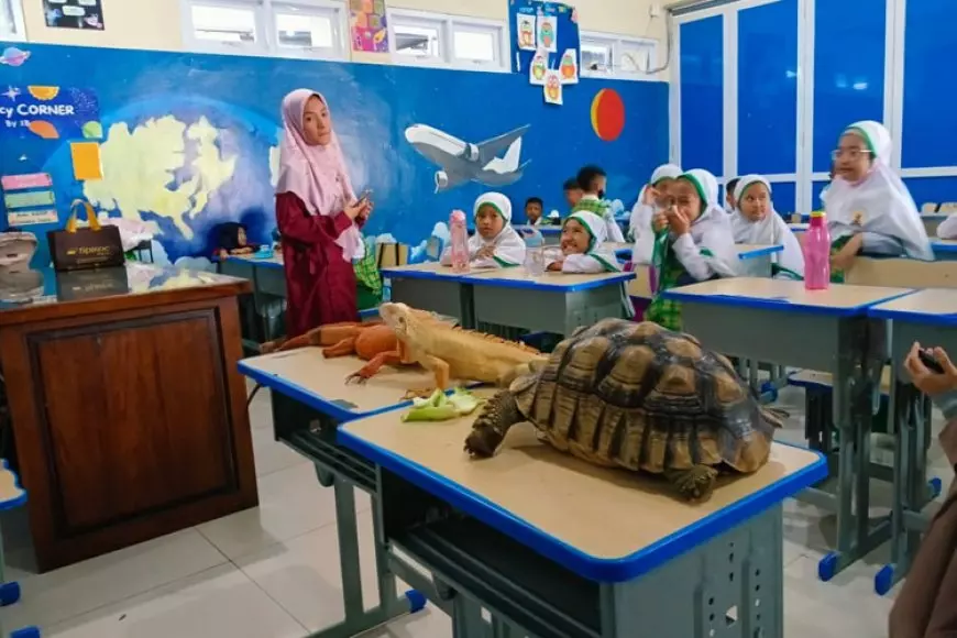 MI Muhammadiyah 27 Surabaya Eksperimen Sains hingga Edukasi Seks