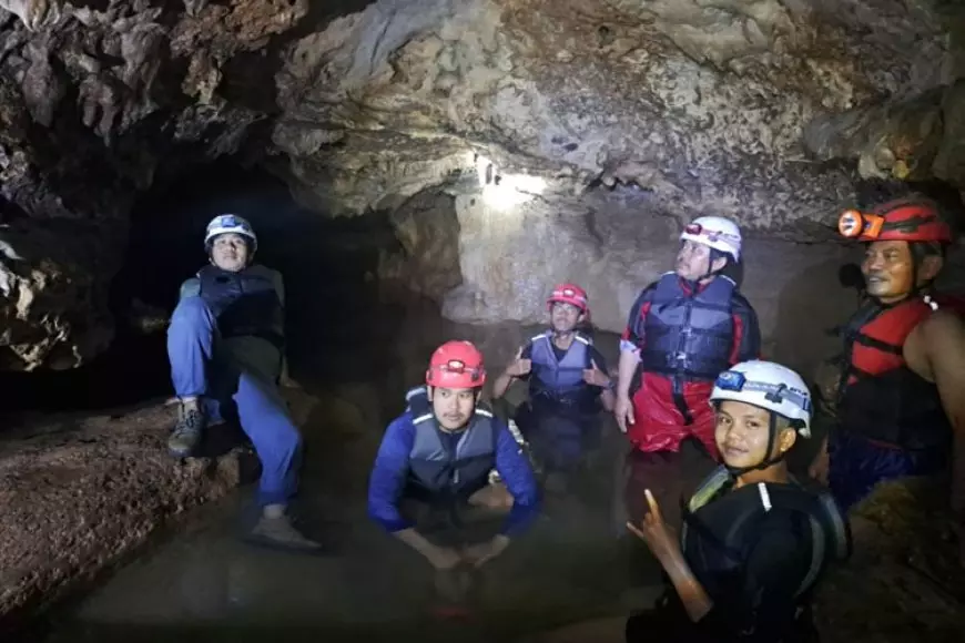Mahasiswa FH UWG Telusuri Karst Malang dalam Outing Class Hukum Perubahan Iklim