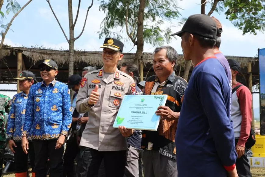 Polresta Malang Kota Ajak Forkopimda Salurkan Bantuan Alsintan dan Benih ke Petani