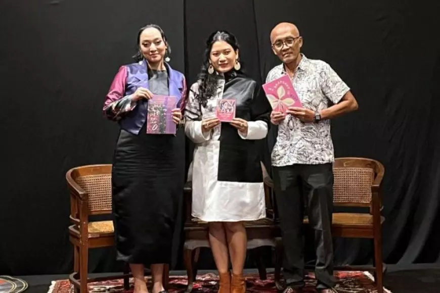 Hadania Luncurkan 2 Buku Seni dan Kartu Oracte