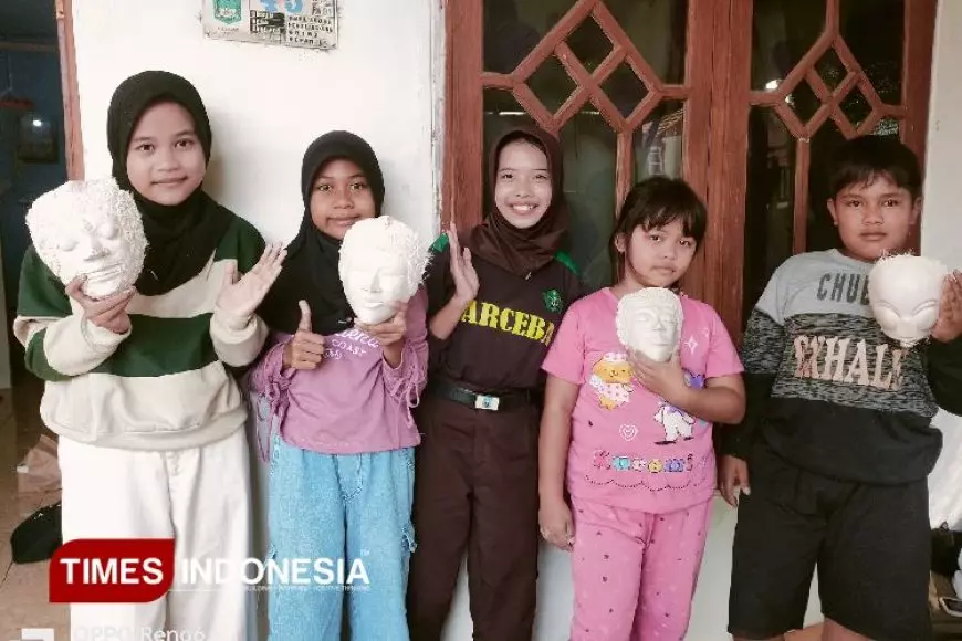 Anak-anak Ngadilangkung Belajar Membuat Topeng Malangan Bersama Garasi Budaya