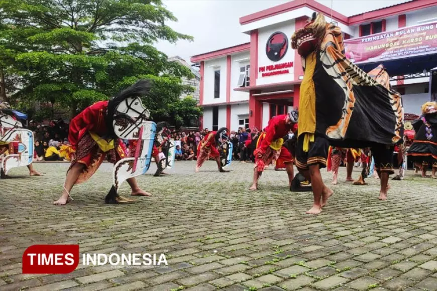 Pagelaran Kuda Kepang Tutup Peringatan Bulan Bung Karno di Banjarnegara