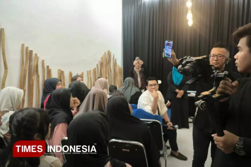 Tiket Ludes! Firmansyah Raditya Bangkitkan Sulap di Kota Probolinggo