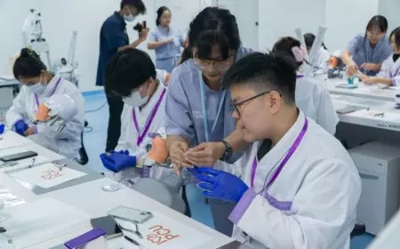 Intip Keseruan Siswa SMA Belajar Jadi Dokter Gigi di FKG UK Petra