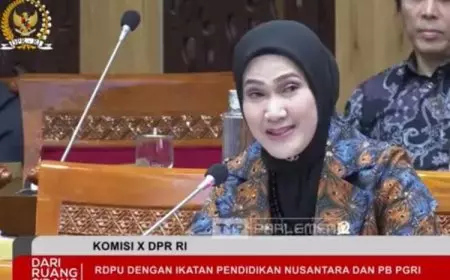IPN dan PGRI Ramai-ramai Datangi Senayan, Lita Machfud Arifin Desak Kepastian Hukum Bagi Guru Honorer