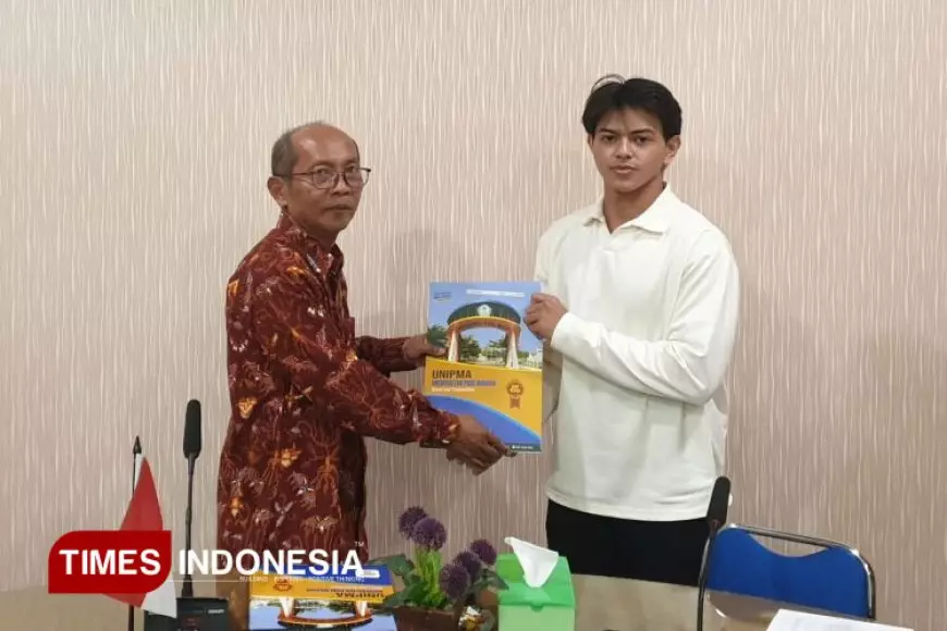 Rektor UNIPMA Berikan Penghargaan kepada Mahasiswa Atlet Pomprov Jatim 2025