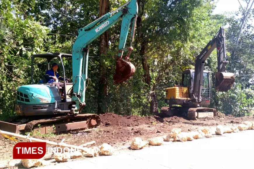 PU Bina Marga Tangani Plengsengan Longsor di Pagak Kabupaten Malang