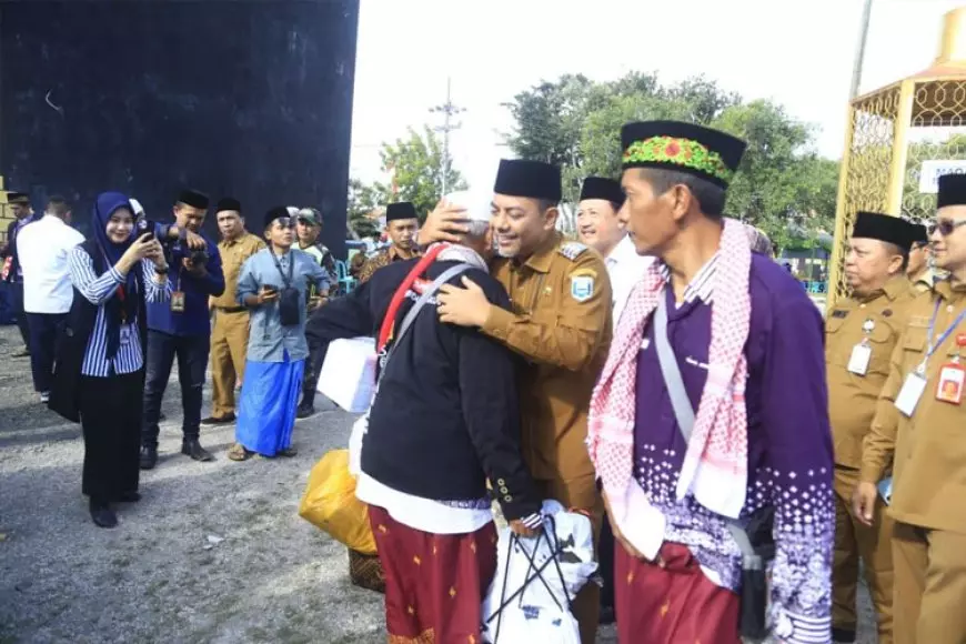 Bupati Probolinggo Sambut Kedatangan Jemaah Haji Kloter 84