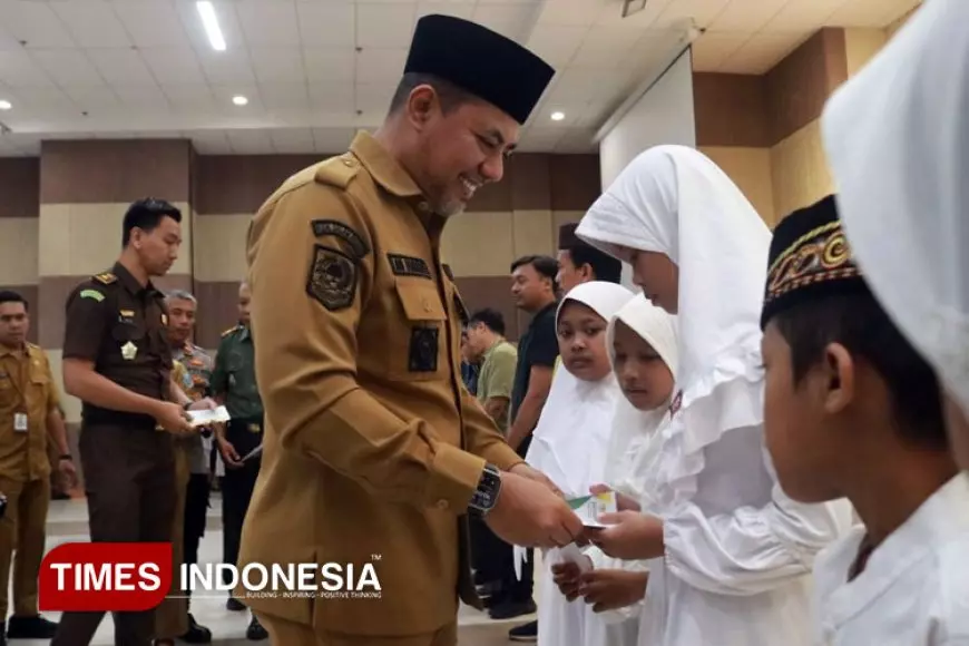 Bupati Probolinggo Semangati Anak Yatim: Jangan Takut Bermimpi dan Bercita-Cita