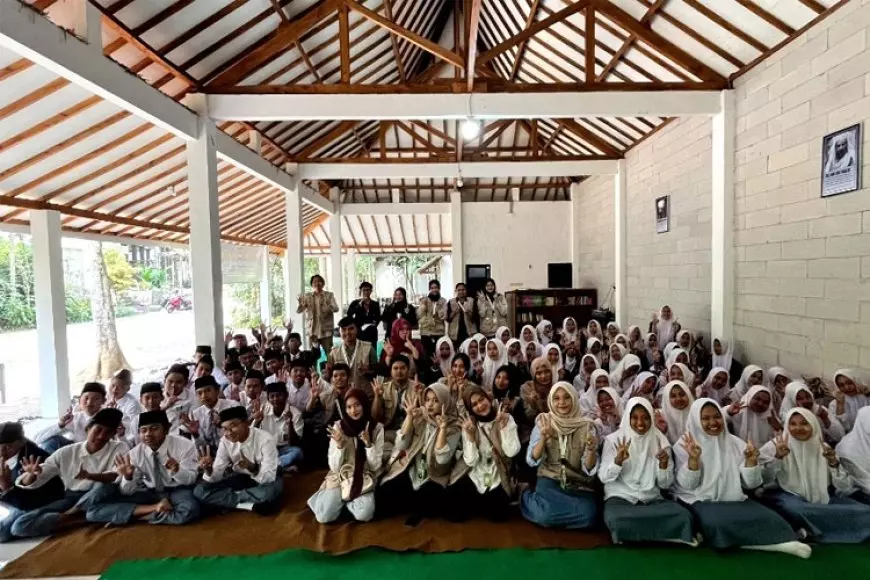 Mahasiswa FIA UB Edukasi Siswa SMA Soal Bahaya Pernikahan Dini