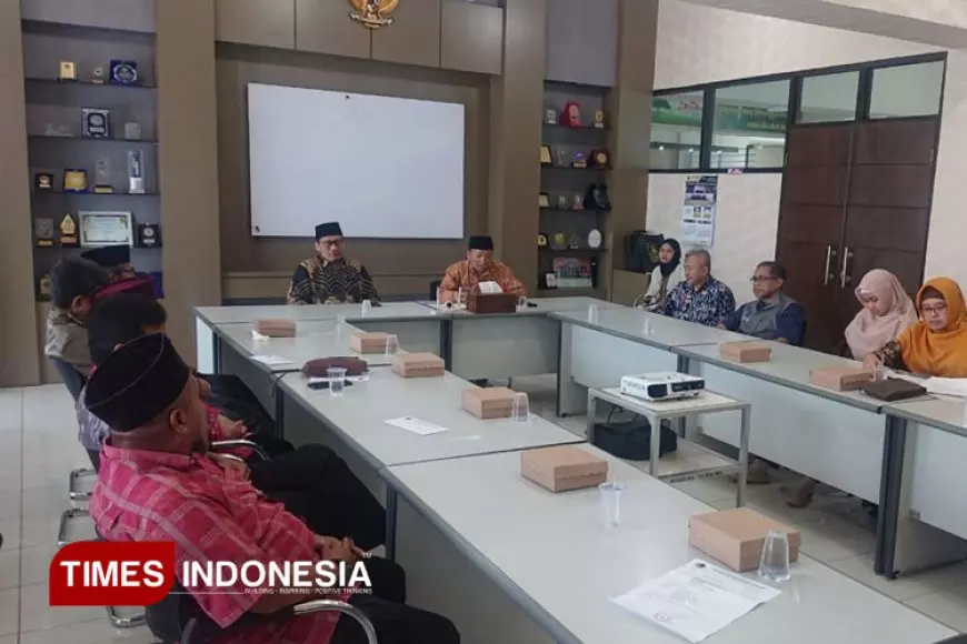 Pelepasan Purna Tugas UWG Malang Berlangsung Khidmat