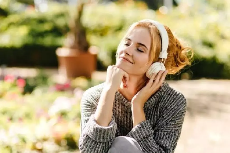 Musik dan Emosi Manusia: Mengapa Kita Merasa Terhubung dengan Lagu Tertentu?