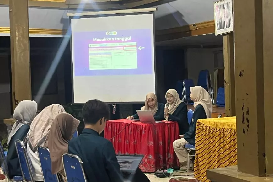 KKN FMIPA UB Perkenalkan Modul Digital Pencatatan Keuangan untuk UMKM di Desa Jenggolo