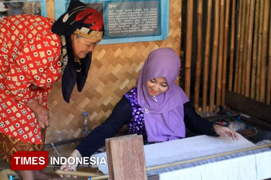 Persit Kodim 0617 Majalengka Tinjau Sentra Tenun Gadod, Dorong UMKM dan Pelestarian Budaya