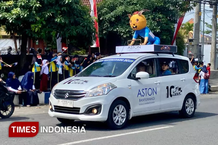 Maskot Rubi Aston Banyuwangi Curi Perhatian Penonton Tour de Banyuwangi Ijen 2025
