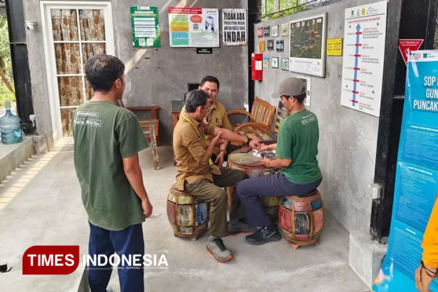 Jelang Musim Ramai, KPH Malang Cek Kesiapan Sistem Pendakian Di Basecamp Omah Tepoes