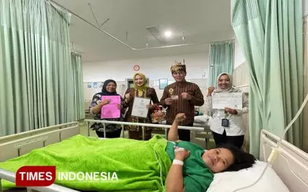 Dispendukcapil Jember Bagikan Paket Adminduk bagi Bayi yang Lahir  17 Agustus