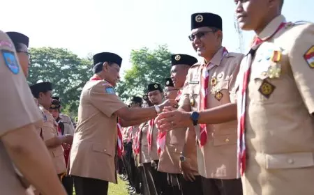 Bupati dan Wakil Bupati Sleman Raih Lencana Darma Bakti pada Peringatan Hari Pramuka ke-64