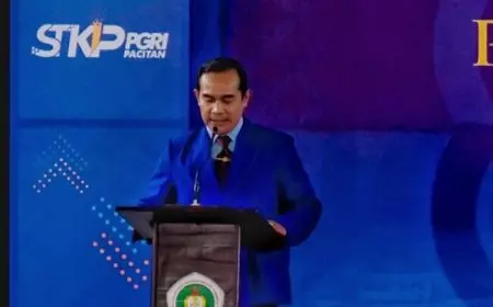 Pesan Ketua STKIP PGRI Pacitan di Yudisium 2025: Jadilah Sarjana yang Membawa Cahaya