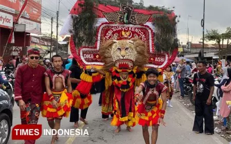 Pesona Reog Ponorogo Sajian SDN 03 Kalibaru Kulon Warnai Karnaval Kebudayaan di Banyuwangi