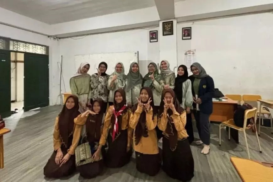 Dosen FK UNESA Gelar Program Pengabdian kepada Masyarakat di SMP Islam Shafta