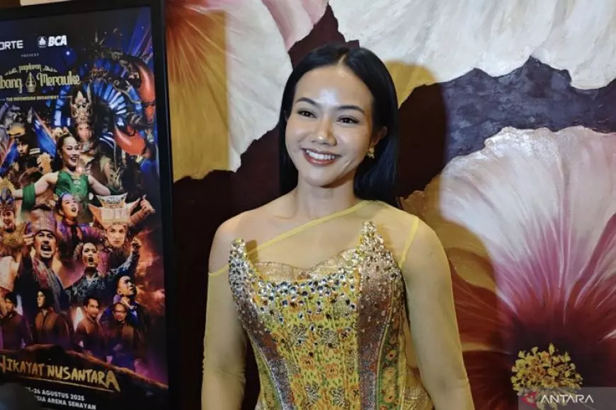 Yura Yunita Terbangkan Penonton dari Atas Makhluk Raksasa