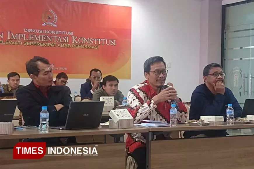 Rektor UWG Malang Jadi Pemateri Kajian Politik, Soroti Tantangan Demokrasi Pasca-Reformasi