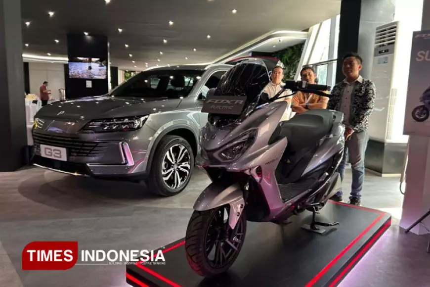 Polytron Resmi Buka Showroom Mobil Listrik Pertama di Surabaya