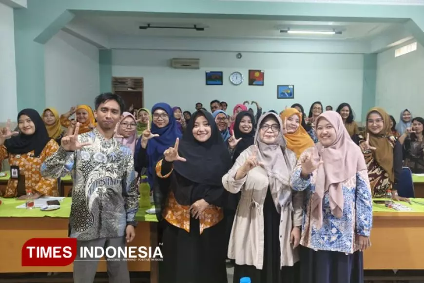 Tim Pengabdi Unisma Dampingi Pengembangan Modul Ajar Responsif Budaya Lokal di MGMP Bahasa Indonesia SMP