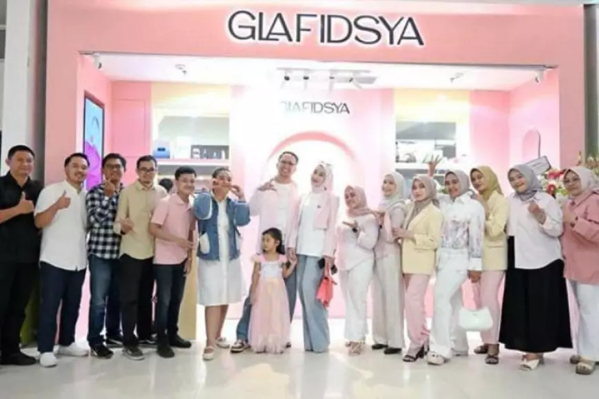 dr Reza Gladys Buka Toko Skincare Glafidsya di Mall, Gambarkan Cinta Keindahan
