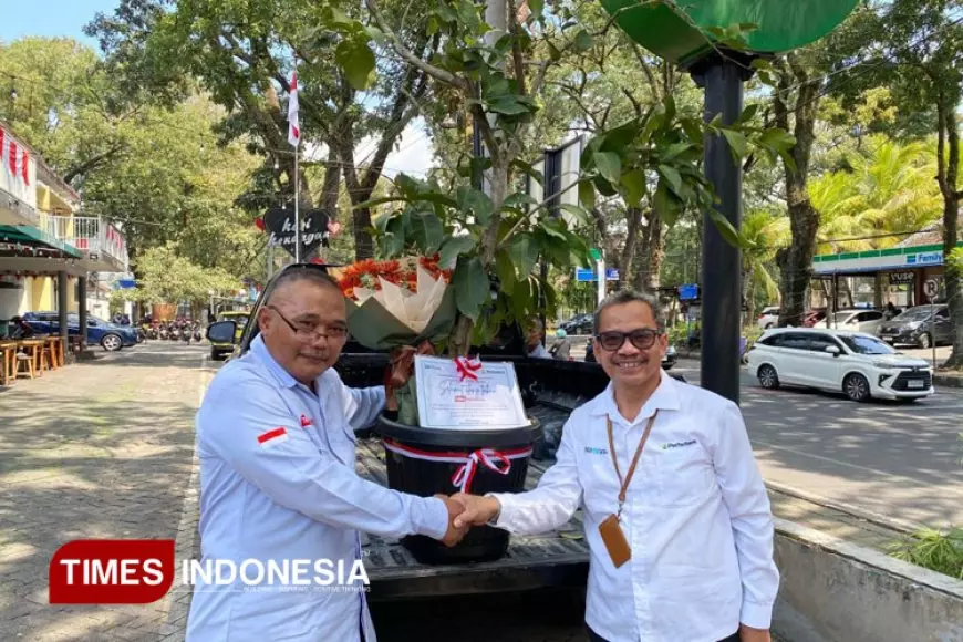 Perhutani KPH Malang Hadiahkan Bibit Jambu Air untuk 1 Dekade TIMES Indonesia, Simbol Tumbuh Bersama