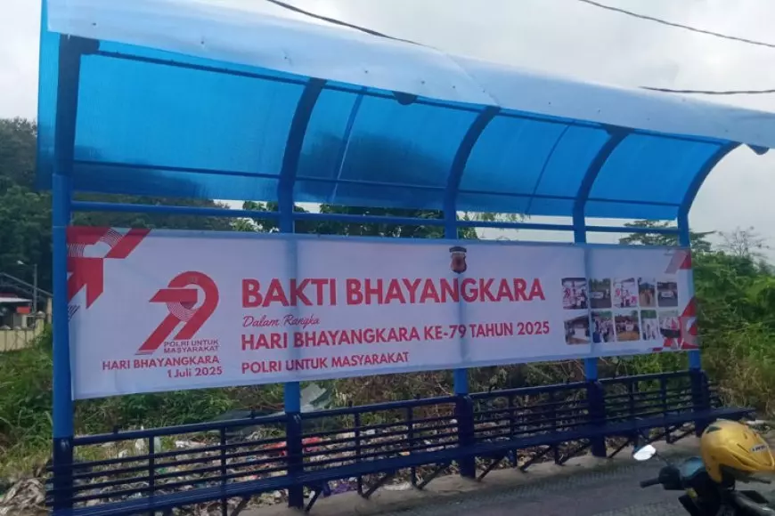 Aksi Nyata Polres Banjar Mengabdi untuk Masyarakat, Renovasi Dua Halte Umum di Bulan Kemerdekaan