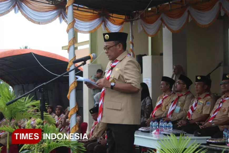 Jadi Inspektur Upacara HUT Pramuka Ke-64, Bupati Morotai Ajak Seluruh Komponen Bersinergi Bangun Bangsa
