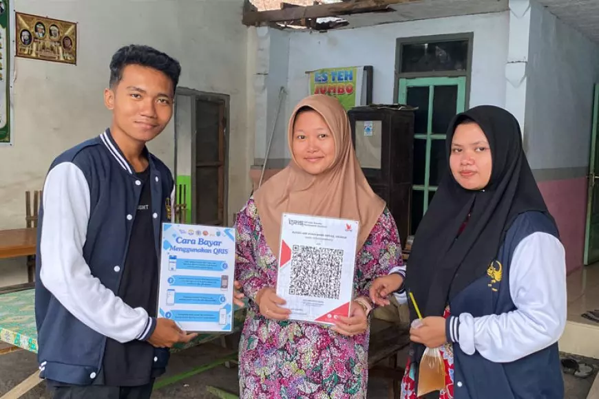 Mahasiswa Unitomo Dorong Digitalisasi UMKM di Desa Temenggungan Probolinggo